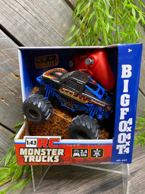 Toys - Radio Control Bigfoot Monster Truck in Blue/Gold Flames