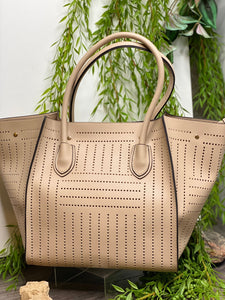Inzi - Detailed Tote in Taupe