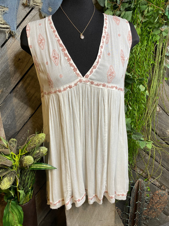 Blowout Sale - Free People Sleeveless Shirt in White With Pink