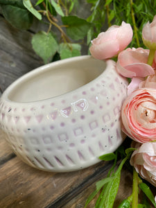 Giftware - Light Pink Round Vase with 3 Legs