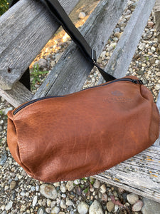 Hides in Hand - Mens Traveler Bag in Buffalo Brown