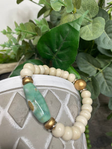 Blowout Sale - Jewelry - Sparkling Antler - Bracelet in Cream & Green Beads